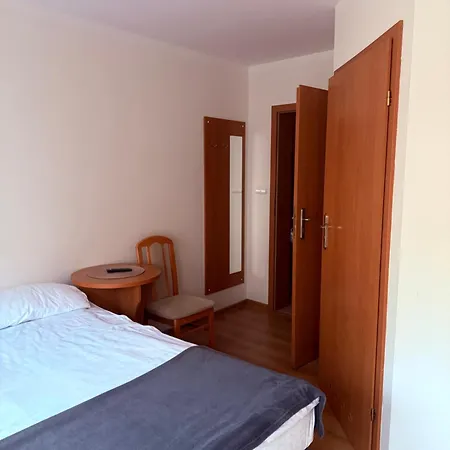 Stara Kuznia Goscinne Hotel Trzesacz